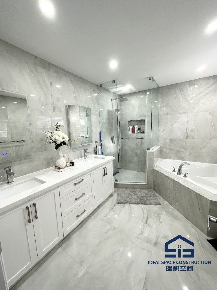 Bathroom / Markham